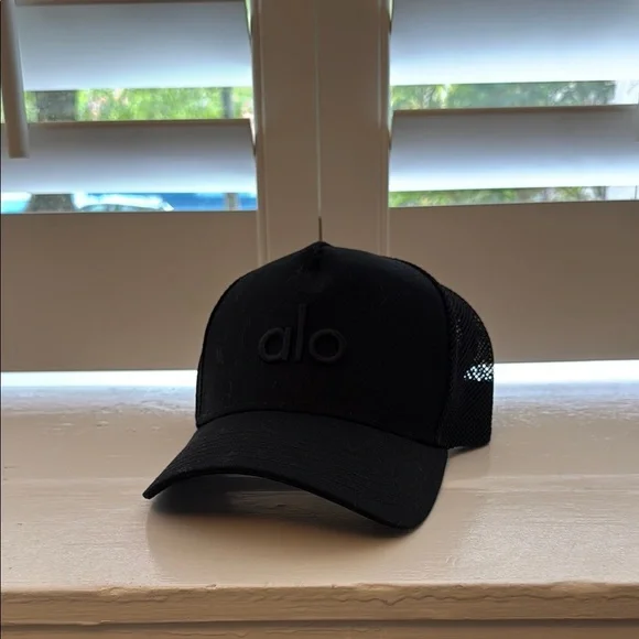Alo Hat - Picture 2 of 6
